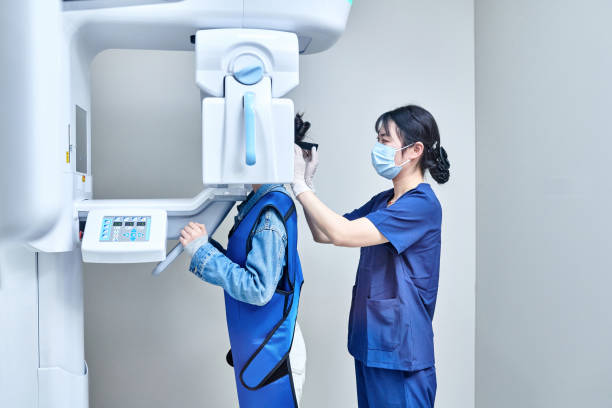 Best Dentist Open Late Near Me  in Colonial Heights, TN